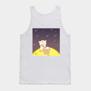 A cute cat making rice cake on the moon Tank Top